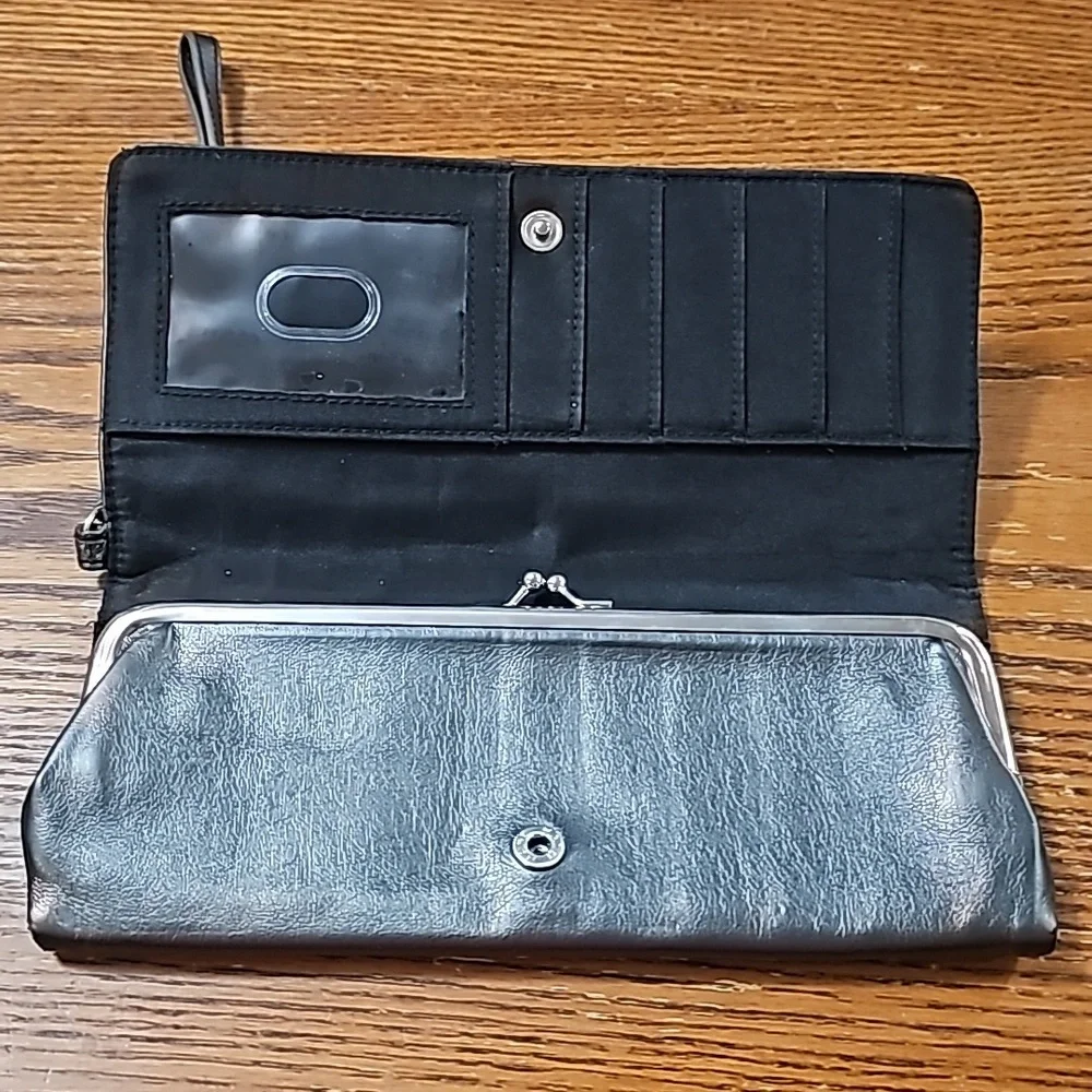 Large grayish black wristlet - Picture 2 of 4